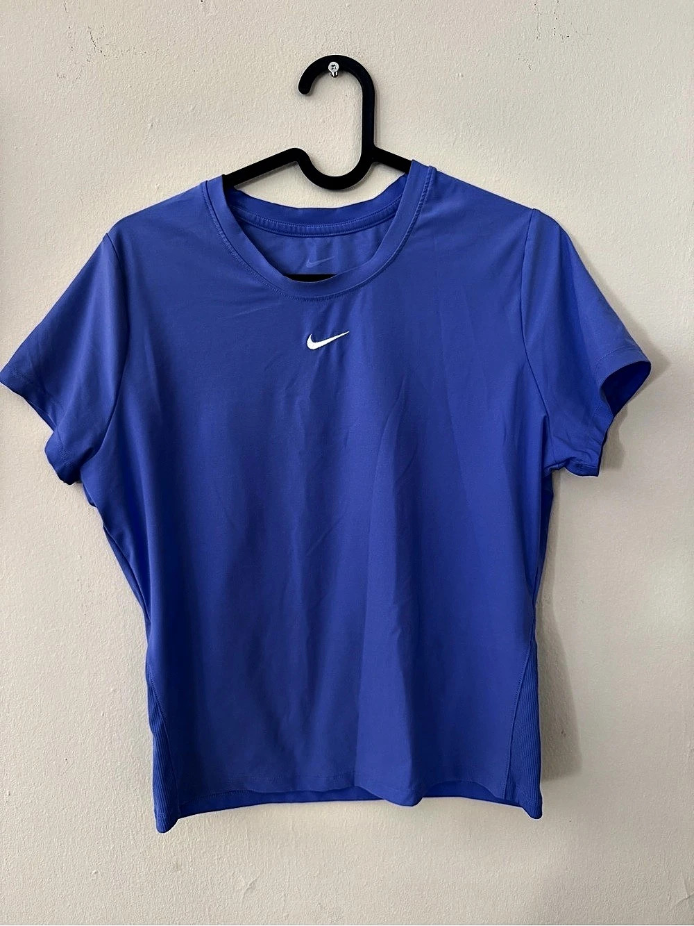 Nike Dri-FIT Short Sleeve Athletic Shirt in Blue Size Medium